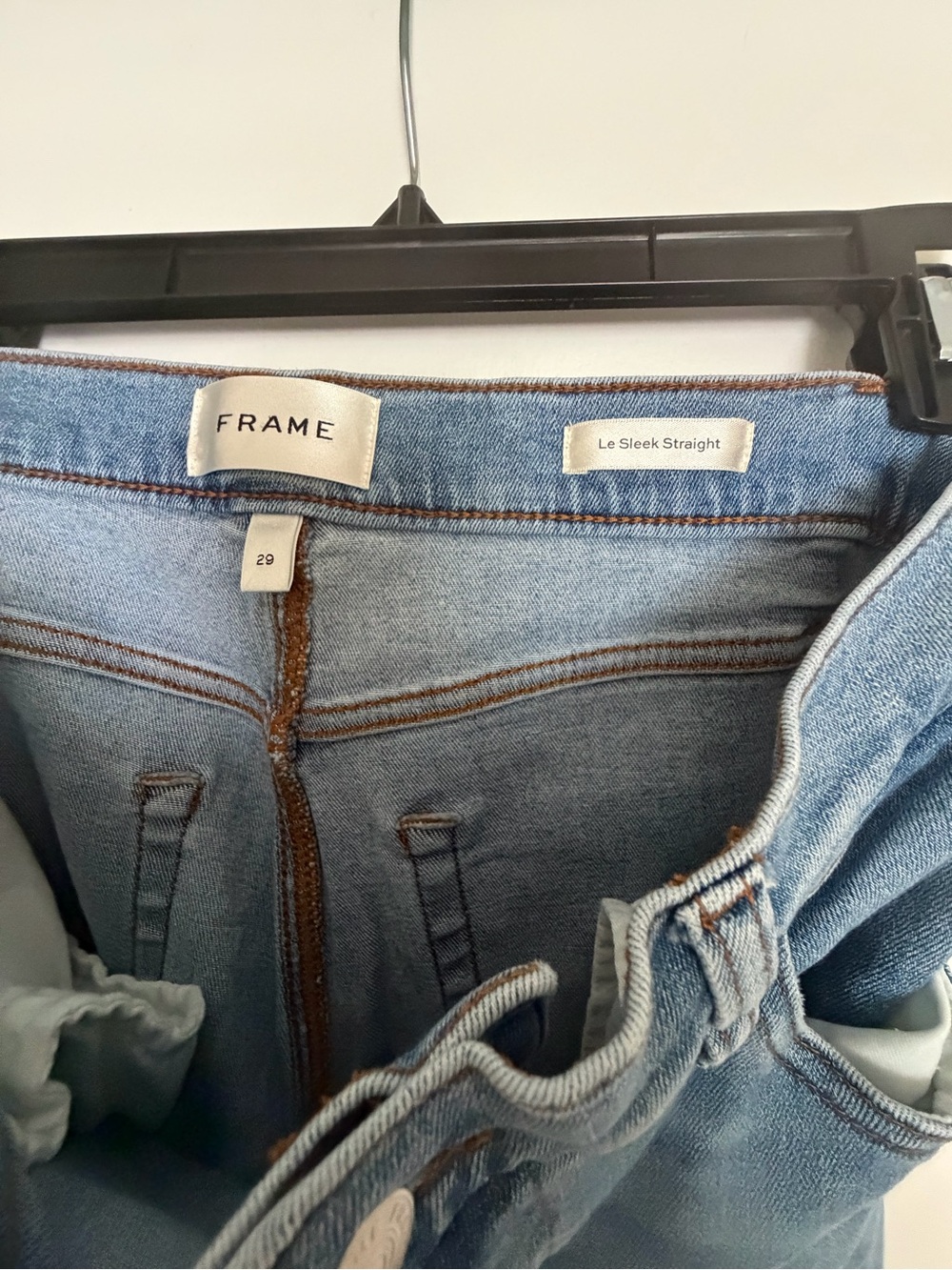 Frame Denim Le Sleek Straight Jeans in Light Blue Wash